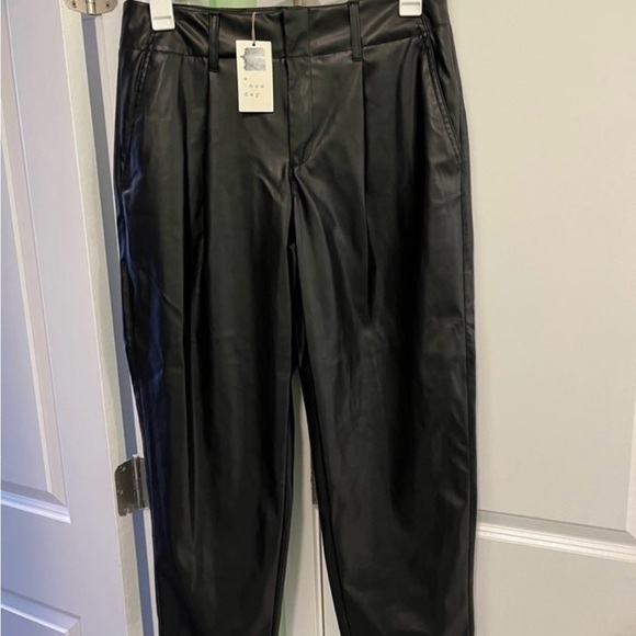 Wide Leg Faux Leather Pants large - Picture 3 of 7